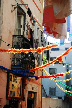 Every street and place is ready to party in Mouraria