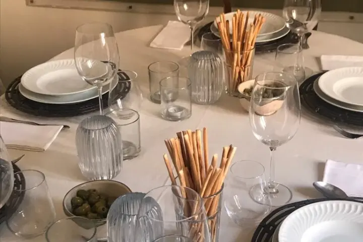 Eat with locals in Lisbon