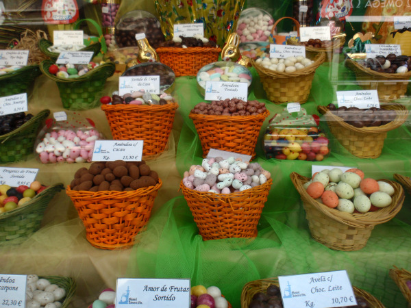 Easter almonds in Lisbon