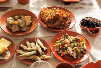 fotoitem139t_1 Different Portuguese dishes