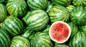 muitas melancias frutas
