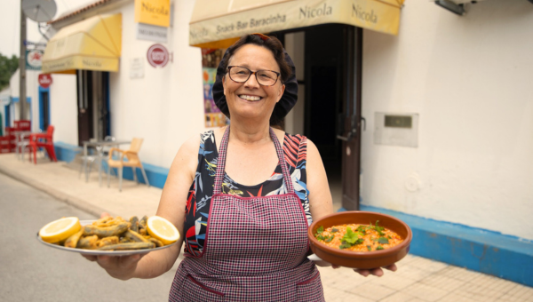 00.Alcácer do Sal travel guide for food lovers_feat photo a woman preparing food in a bowl